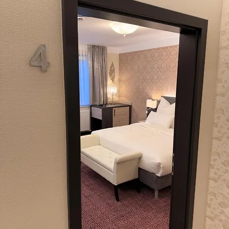 Hotel Am Schloss 3*